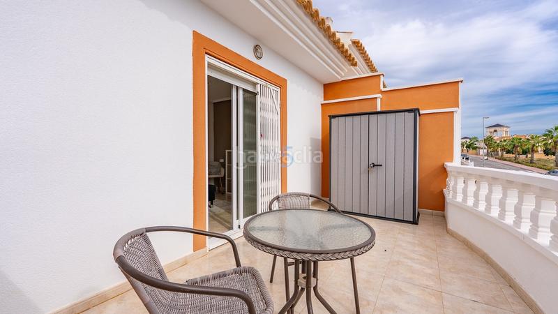 Foto 2424afba-219f-4cd5-97fb-4197894df6b7. Casa adossada amb calefacció piscina a Rojales