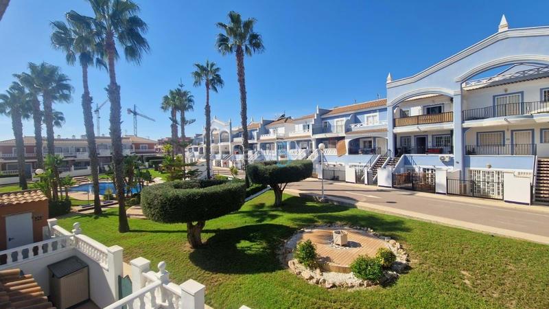 Foto 483509fa-81a9-4961-bd51-e0953e7d5c77. Casa adossada amb calefacció piscina a Rojales