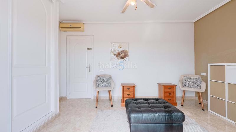 Foto 4c526c47-5fad-4643-95a5-e8c8a6a5f6fa. Casa adossada amb calefacció piscina a Rojales