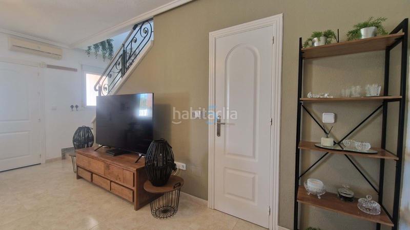 Foto 5d28b96f-6a48-401d-b633-5ecf7f1c5530. Casa adossada amb calefacció piscina a Rojales