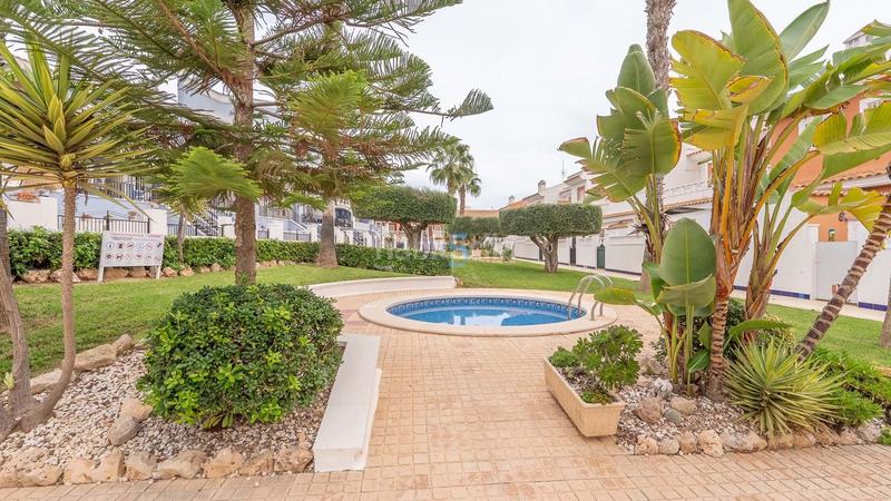 Foto 8500d05f-a824-4bb9-938f-68da44f033a2. Casa adossada amb calefacció piscina a Rojales