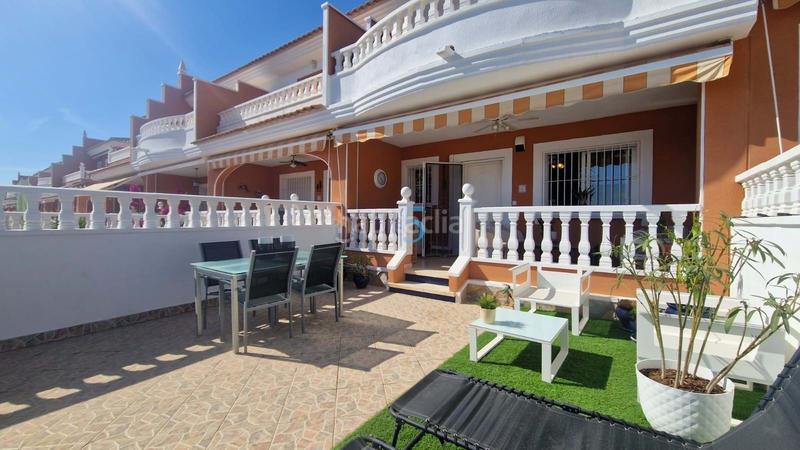 Foto b2416826-d5d8-4e1a-840d-570c494304fe. Casa adossada amb calefacció piscina a Rojales