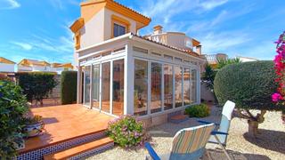 Maison  Calle vicente aracil. Fantástico chalet independiente de 3 dormitorios con orientación