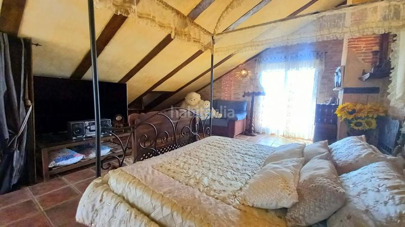 Foto 10a12722-e5f0-4e83-a8f8-cc5234e335a2. Casa adosada amplia casa adosada de 7 dormitorios y 4 baños, con un sótano reformado y un solárium, en el tranquilo entorno , con en Daya Nueva