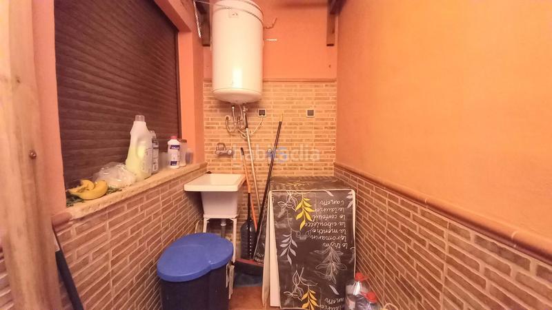 Foto 13a43210-37a9-401a-8c64-ea2b41a3b8c5. Casa adosada amplia casa adosada de 7 dormitorios y 4 baños, con un sótano reformado y un solárium, en el tranquilo entorno , con en Daya Nueva