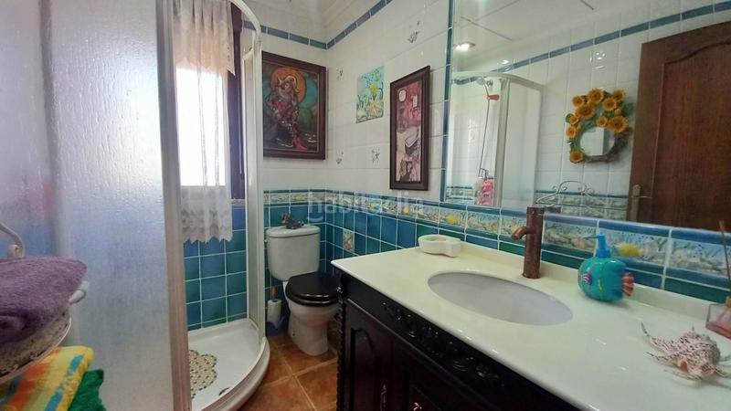 Foto 520fb217-c485-4cb1-9a10-e8eea1e740ee. Casa adosada amplia casa adosada de 7 dormitorios y 4 baños, con un sótano reformado y un solárium, en el tranquilo entorno , con en Daya Nueva