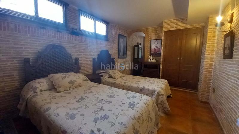 Foto c0c10c4e-2cb8-41b9-b1d4-67bb15c45f32. Casa adosada amplia casa adosada de 7 dormitorios y 4 baños, con un sótano reformado y un solárium, en el tranquilo entorno , con en Daya Nueva