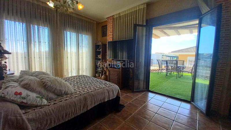 Foto fb4a8787-ee22-4a36-baad-073edcb3d0e5. Casa adosada amplia casa adosada de 7 dormitorios y 4 baños, con un sótano reformado y un solárium, en el tranquilo entorno , con en Daya Nueva