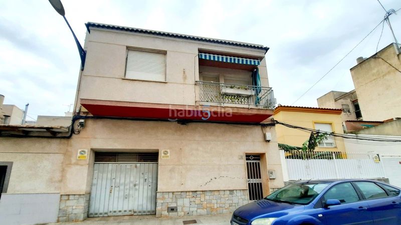 Foto e35c10db-c3f8-49d8-ac6e-f23b4c4920c6. Casa adossada amb aparcament a Almoradí