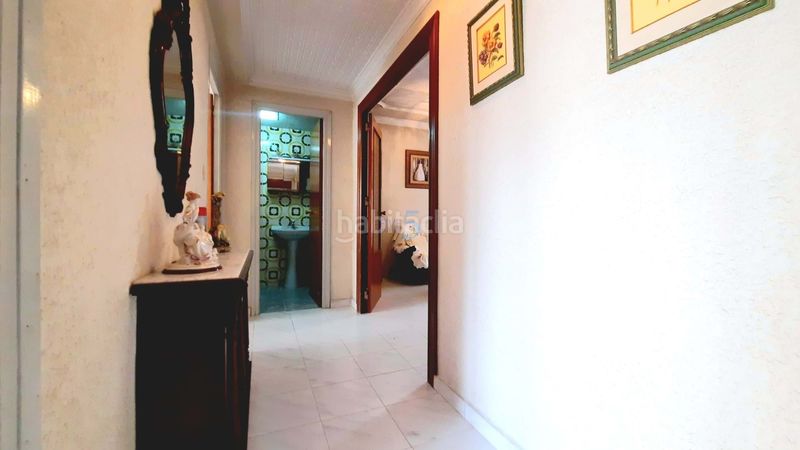 Foto f895a7b8-5c02-4498-8144-289f11e1c4e5. Casa adossada amb aparcament a Almoradí