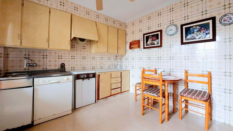 Foto fd67ee9d-8191-4dd0-94dc-71117dfa6885. Casa adossada amb aparcament a Almoradí