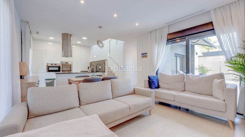 Foto cecfebe3-2bfc-4971-8093-c92991ff416a. Casa amb calefacció piscina a Benijófar