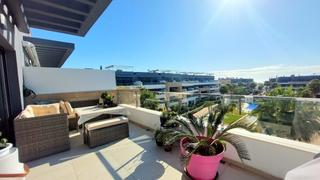 Appartement  Edeficio. Ático de lujo casi nuevo de 2 dormitorios y 2 baños orientado al