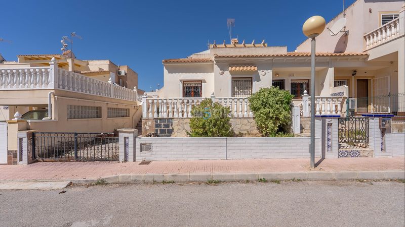 Foto e477e59e-570d-4522-825b-e72be3ee3a71. Casa amb aparcament a La Florida Orihuela