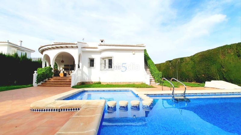 Foto 63a4edf4-9c41-4f4e-98e5-9ac9e2dfb5a0. Casa amb piscina a Rojales