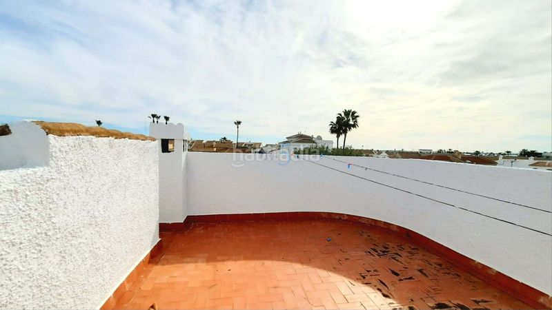 Foto c36f1124-edc1-4d8d-abd1-f373ec846e49. Casa amb piscina a Rojales