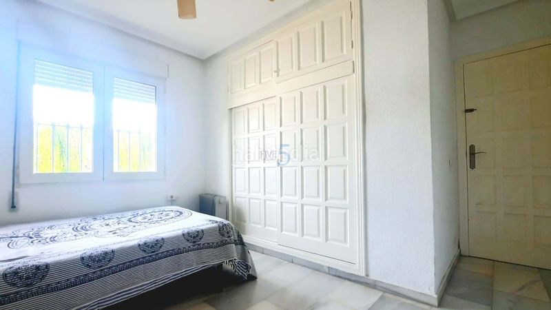 Foto daf8f2f0-1f2b-45d2-b3bc-5a0be126423b. Casa amb piscina a Rojales