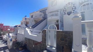 Casa adossada  Avenida notario juan jose martinez roman. Encantadora casa adosada de 3 dormitorios y 2 baños en la mata,