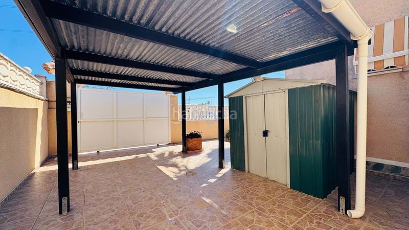 Foto 266e9367-ae6b-46b2-be9e-57e991879f2f. Casa amb piscina a Benijófar