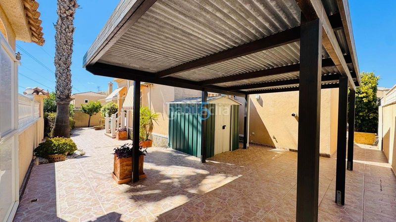 Foto 51eec76c-d242-4c16-9413-7b73e960920f. Casa amb piscina a Benijófar