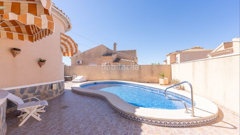 Foto 5cfe6932-f1e4-4685-aed3-079ded40ec08. Casa amb piscina a Benijófar
