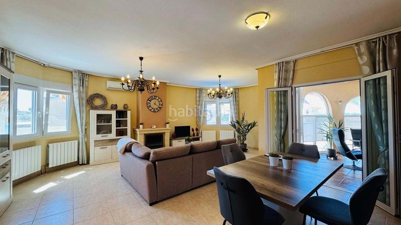 Foto ea5e466d-4820-43b8-84f1-85f617b7c69c. Casa amb piscina a Benijófar