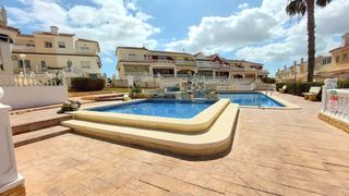 Casa a schiera in Benijófar. Espaciosa casa adosada de 3 dormitorios y 2 baños orientada al s