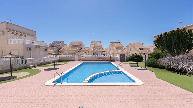 Foto 825ebc73-da98-462b-bb28-d36875fbf9a6. Casa amb aparcament piscina a Centro de la Ciudad Quesada Rojales
