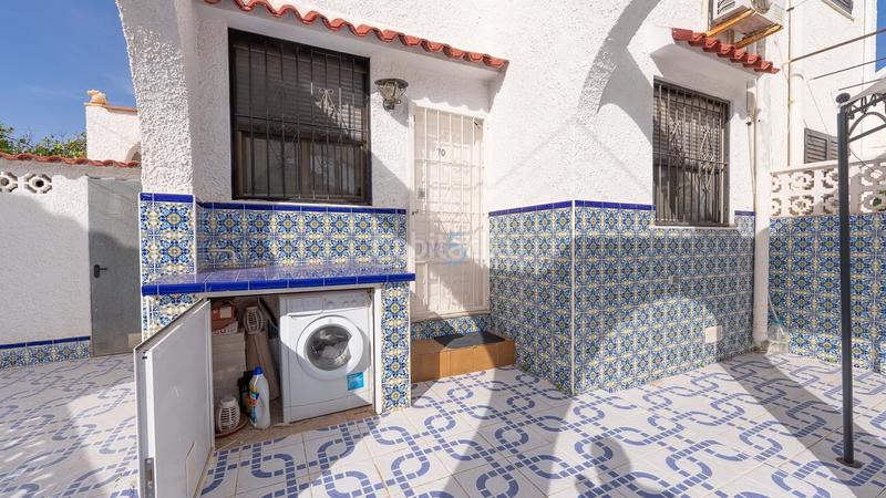 Foto a0dc6ccd-490c-4b48-86d0-5d31df13ca0d. Casa adossada amb piscina a nueva Torrevieja Torrevieja