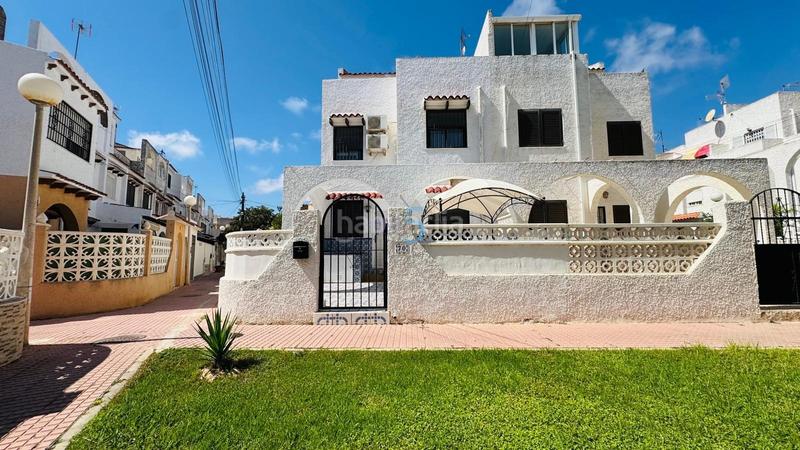 Foto bd433790-1b74-4af6-95eb-e272aab40ec6. Casa adossada amb piscina a nueva Torrevieja Torrevieja