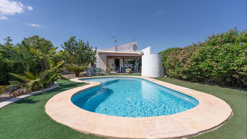 Foto c68528e3-1048-434b-b038-3887174f7973. Casa amb calefacció piscina a Daya Nueva