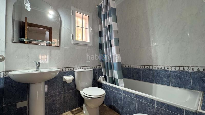 Foto a3383ee7-9139-40fe-968b-46caaf7d6704. Casa adosada encantadora casa adosada de 3 dormitorios y 2 baños en villamartín, con piscina comunitaria, solárium y camino de entrada. la prop en Orihuela