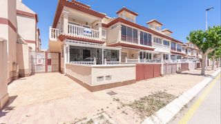 Pis a Los Peñascos-El Salero-Los Imbernones. Apartamento superior de 2 dormitorios y 1 baño orientado al sur