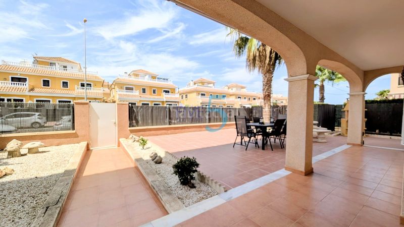 Foto c1ac80d8-8410-463b-9f78-836b81533bb4. Pis amb aparcament piscina a Playa Flamenca Orihuela