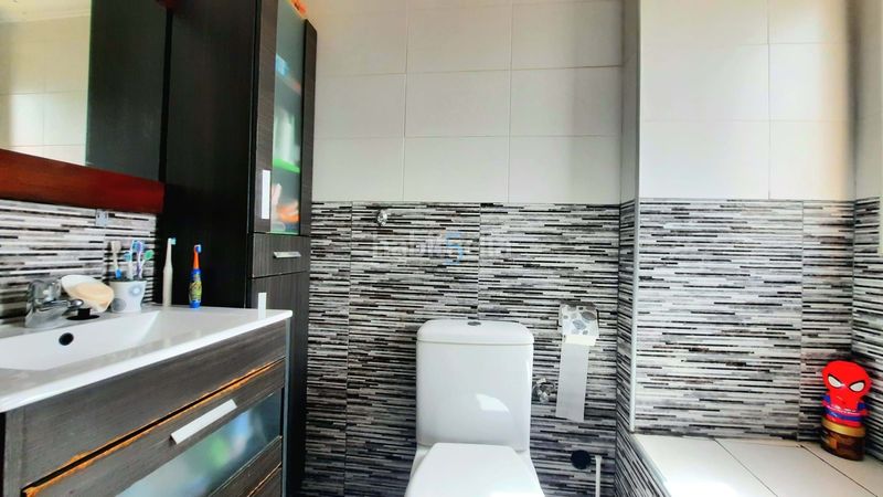 Foto 7bb38c99-656c-4286-ba92-feac198cecf3. Pis a Almoradí