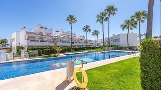 Pis a Villamartín-Las Filipinas. Este bellamente presentado apartamento de dos dormitorios y comp