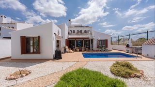House in Baños y Mendigo. Fabulosa villa independiente de 3 dormitorios y 2 baños, orienta