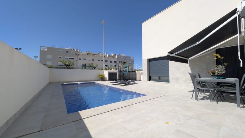 Foto e7849b96-99b7-444f-831e-af9e3f8b2d13. Casa amb calefacció piscina a Daya Nueva