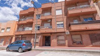 Appartamento in Algorfa. Amplio apartamento de 3 habitaciones en la última planta, con do