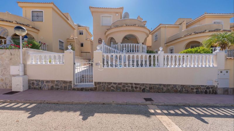 Foto cc7be329-d5f9-4f35-a9b1-a0a4b2d291d9. Casa amb calefacció piscina a Rojales