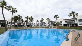 Pis a La Zenia. Descubre este bello apartamento de 2 dormitorios y 2 baños en la