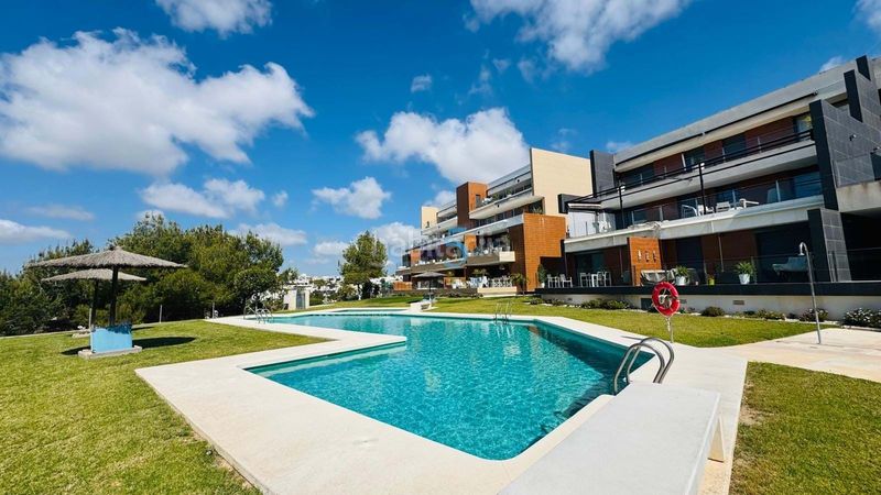 Foto 79b5efbe-58dd-4e8d-8b5b-0761a48522eb. Pis amb aparcament piscina a Villamartín-Las Filipinas Orihuela