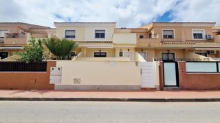 Semi detached house in San Javier. Casa adosada muy grande y espaciosa de 4 dormitorios y 3 baños e
