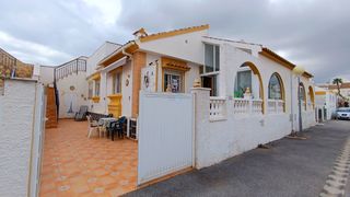 Haus in El Edén. Tranquila villa cuádruple de 2 dormitorios y 2 baños, solario pr