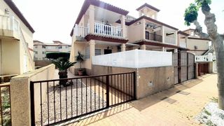 Appartement à Los Peñascos-El Salero-Los Imbernones. Muy buscado apartamento superior de 2 habitaciones y 1 baño en s