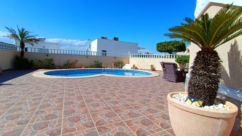 Foto 51131a06-4da4-46e7-ad5c-e6888b6c3f35. Casa amb calefacció piscina a Benimar Rojales