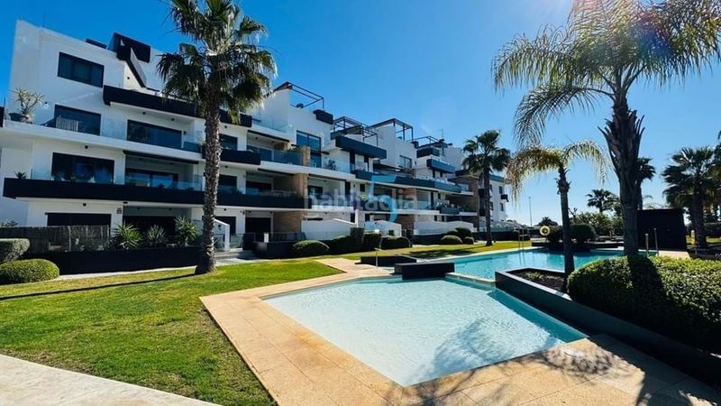 Foto e3d11354-d371-4389-9734-792d5b30fe2e. Pis amb piscina a Lomas de Cabo Roig - Los Dolses Orihuela