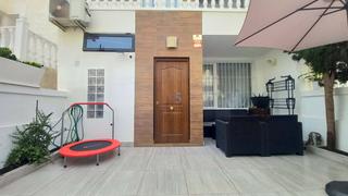 Maison jumelée  Calle manuel galian. Esta casa adosada de 2 dormitorios y 1,5 baños bellamente renova