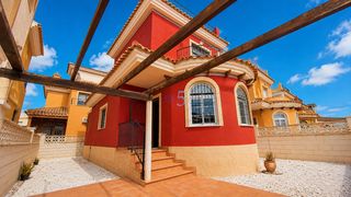 Casa a Montesinos (Los). Amplio y luminoso chalet independiente en la herrada, los montes