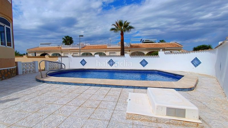 Foto 632ea53a-a074-47fe-9c14-66525d1097c2. Casa amb piscina a Benijófar